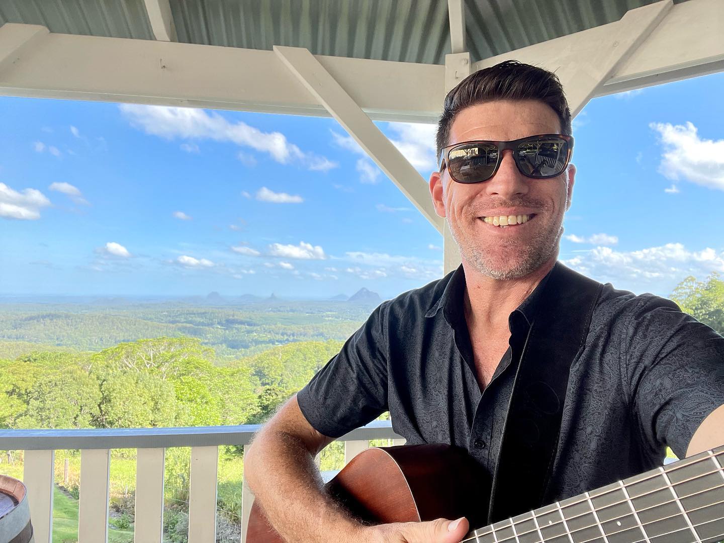 tiffanys-maleny-live-musician-for-weddings-and-events